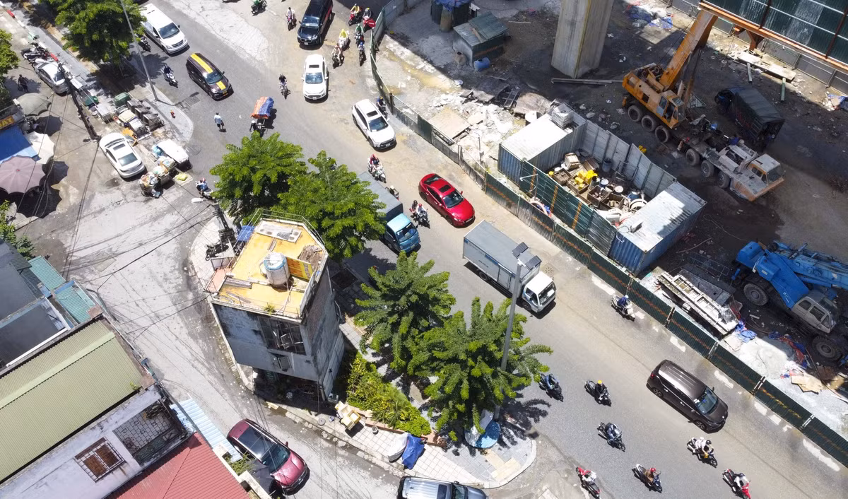 Những ngôi nhà hình dáng kỳ dị, độc nhất vô nhị ở Hà Nội Nhung ngoi nha hinh dang ky di, doc nhat vo nhi o Ha Noi