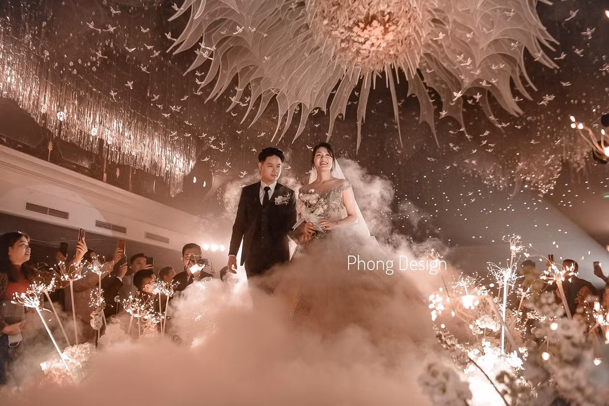 Đám cưới được tổ chức ở khách sạn 5 sao tại Ninh Bình với quy mô khá lớn. Ảnh: Phong Design