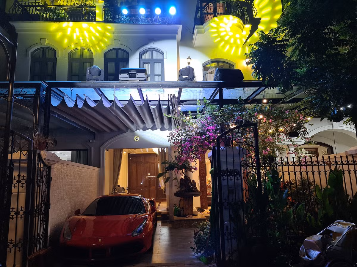 Đọ biệt thự 3 sao nam vừa giàu vừa chiều vợ bậc nhất Vbiz Do biet thu 3 sao nam vua giau vua chieu vo bac nhat Vbiz