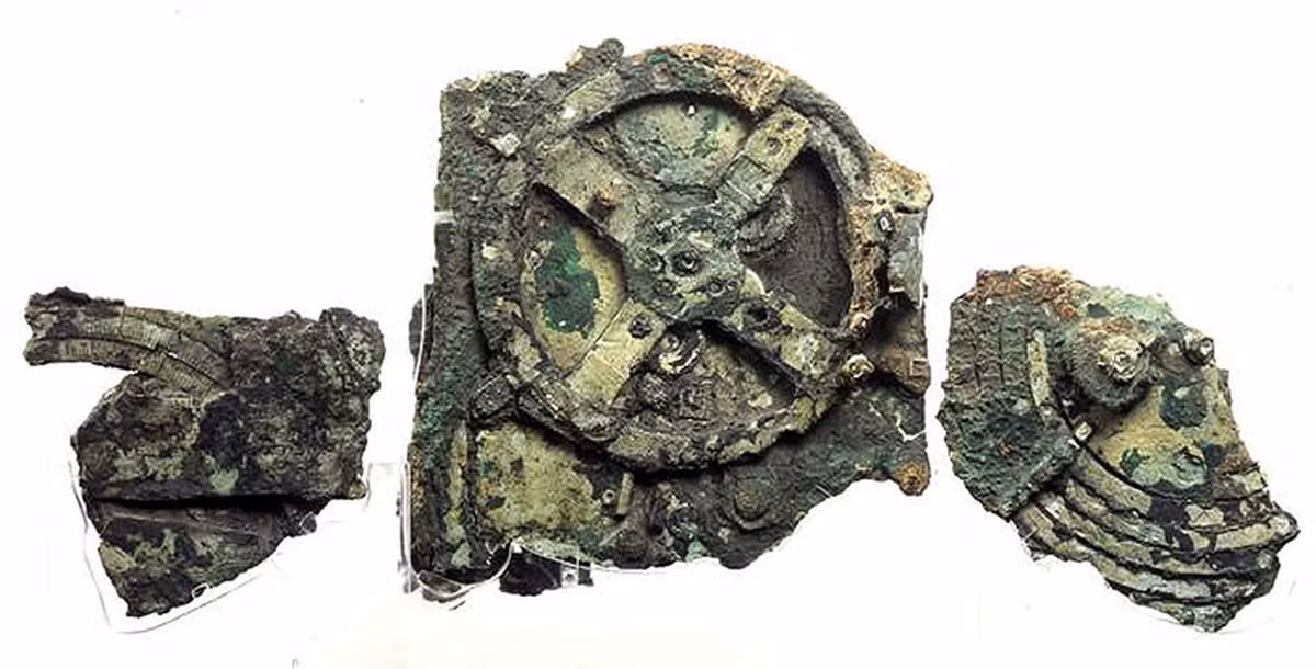 Dù vậy, nghiên cứu của các chuyên gia đã phát hiện hai con số quan trọng liên quan đến cỗ máy Antikythera là: 462 năm và 442 năm.