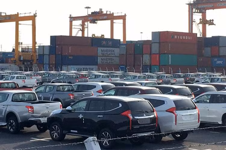 Năm 2018, những thương hiệu ô tô lớn như Mitsubishi hay Toyota tăng cường nhập xe sản xuất, lắp ráp từ Indonesia thay vì nhập từ Thái Lan. Trước đó, xe du lịch nhập khẩu vào Việt Nam thường có xuất xứ từ Thái Lan, Ấn Độ, các nước châu Âu... Sau khi Hyundai Thành Công ngừng nhập xe từ Ấn Độ để tăng cường lắp ráp, sản xuất trong nước thì số lượng xe nhập từ quốc gia này giảm xuống.