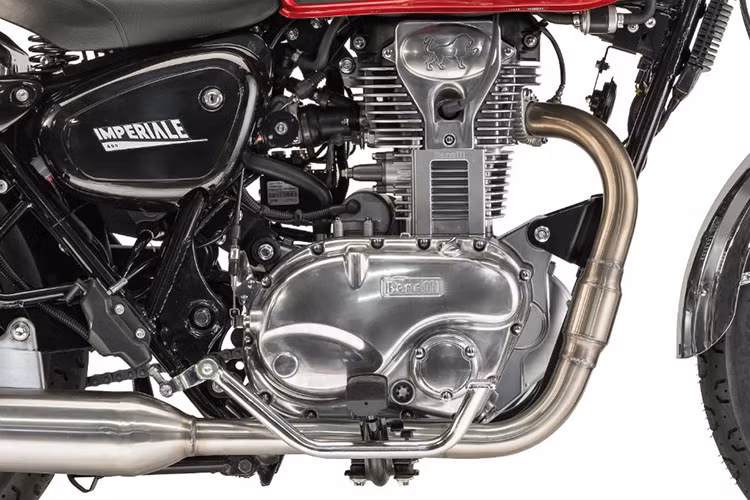 Cung cấp sức mạnh cho Imperiale 400 là khối động cơ SOHC 2 van xi-lanh đơn có dung tích 373,5cc, làm mát bằng không khí, 5 cấp số, có phun nhiên liệu điện tử để tăng hiệu năng và đáp ứng tiêu chuẩn Euro 4.