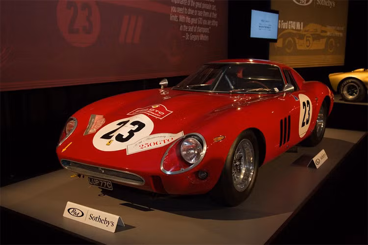Được biết, mức giá bán cuối cùng dành cho siêu xe cổ Ferrari 250 GTO mang số thứ tự 03/36 chiếc được sản xuất trên toàn thế giới vào năm 1962 là 48,4 triệu đô (tương đương khoảng 1,12 nghìn tỷ đồng).