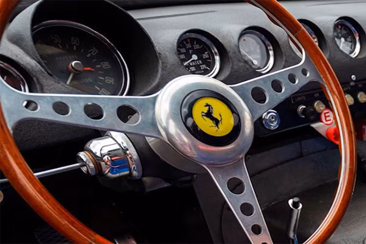 Theo các chuyên gia ước tính, những mẫu siêu xe cổ như 250 GTO của Ferrari này có thể dễ dàng đạt mức giá kỷ lục 100 triệu đô vào 5 năm tới.