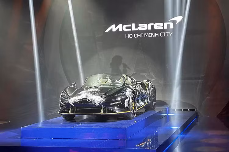 Trái tim này sẽ mang đến công suất tối đa 804 mã lực và mô-men xoắn cực đại 800 Nm cho xe McLaren Elva, toàn bộ nội công của xe sẽ được truyền đến cầu sau thông qua hộp số 7 cấp ly hợp kép, nhờ đó siêu phẩm được mệnh danh là 4 không của McLaren có thể tăng tốc từ vị trí xuất phát lên 100 km/h trong thời gian chưa đầy 3 giây.