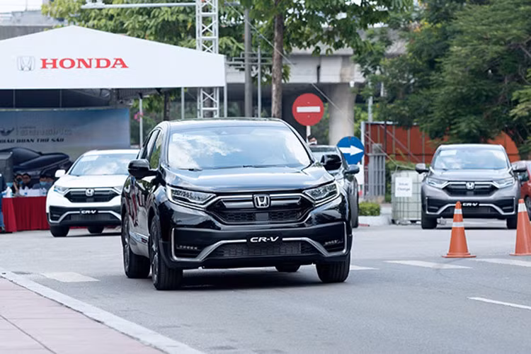 Honda CR-V va City bat ngo duoc giam toi 100% le phi truoc ba