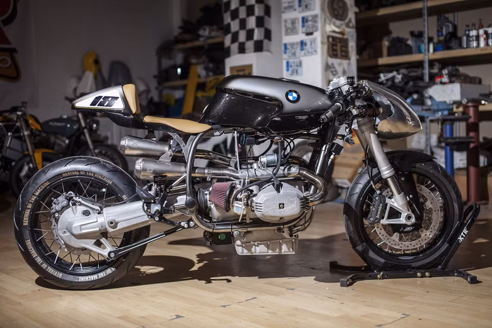 Những khách hàng muốn độ chiếc BMW R100 RS hoặc những mẫu BMW có cùng khung sườn có thể liên hệ trực tiếp với XTR Pepo. Hãng độ sẽ lên ý tưởng và biến chiếc xe trở nên độc nhất vô nhị. Còn với The Silver Bullet MKII BMW R100 RS, thiết kế dữ dằn cùng động cơ mạnh mẽ khiến nó hoàn toàn xứng đáng với biệt danh "đầu đạn bạc".