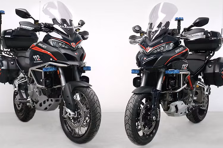 Ducati Multistrada 1200 Enduro có 4 chế độ lái là Enduro, Sport, Touring và Urban, đi kèm là những hệ thống điện tử mới được trang bị bao gồm hỗ trợ khởi hành ngang dốc. Hệ thống này được kích hoạt khi Ducati Multistrada 1200 Enduro đứng im và chân chống gạt lên...
