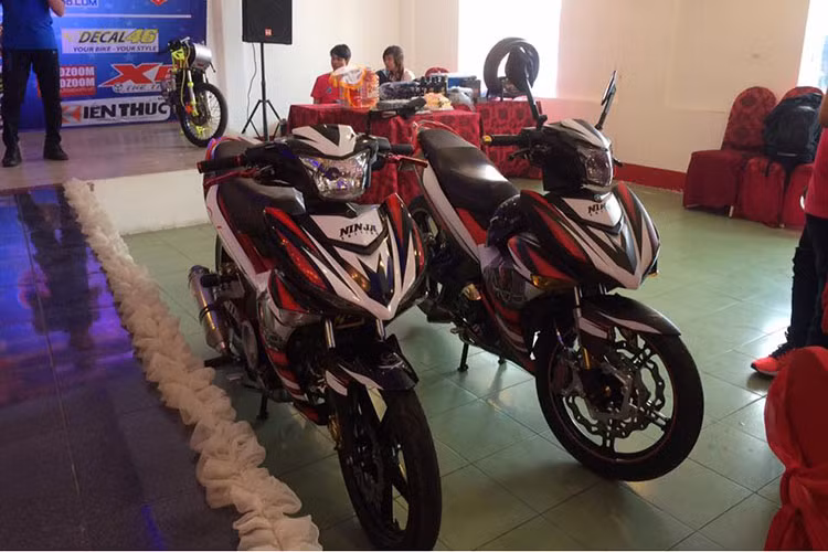 Là một diễn đàn mở, tập hợp những người mê dòng xe côn tay phổ thông của hãng xe Yamaha trên địa bàn TP HCM cũng như khu vực phía Nam. Hiện nay, số lượng thành viên hoạt động tại Clb Ex Travel có hàng trăm thành viên tham dự.