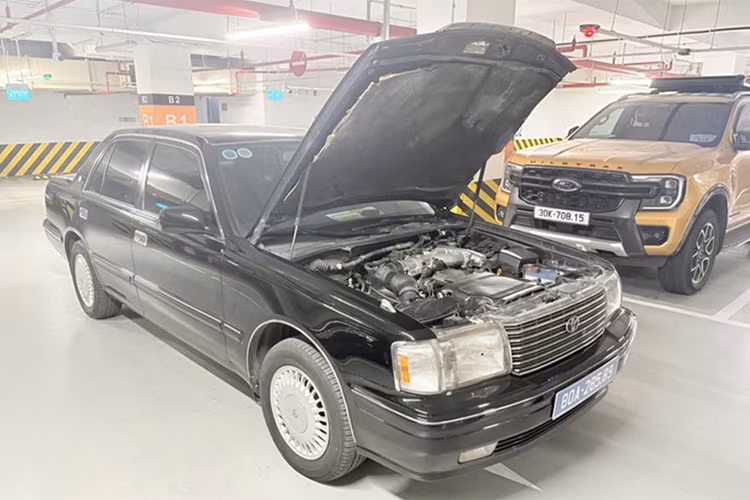 Tuy nhiên, theo thông tin hiển thị trên hệ thống đấu giá, hai chiếc Camry bị hủy đấu giá, trong khi hai chiếc Toyota Crown đấu giá thành công. Theo dữ liệu từ đơn vị tổ chức, chiếc Toyota Crown mang biển kiểm soát 80A-285.89 có giá khởi điểm 471 triệu đồng và được đấu giá thành công với mức 495 triệu đồng, cao hơn giá khởi điểm 24 triệu đồng.