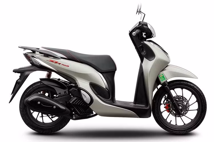 Mẫu xe ga Honda Sh mode 125cc sở hữu thiết kế tổng thể nhỏ gọn đặc trưng hình chữ S với phong cách châu Âu thanh lịch và quyến rũ cùng độ cao yên phù hợp. Đường vân họa tiết dốc màu tạo nên hiệu ứng bề mặt ấn tượng khi ánh sáng chiếu tới, tô điểm thêm cho hình ảnh cao cấp và sang trọng của xe.