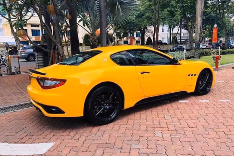 Thân của chiếc xe thể thao hạng sang này được thiết kế bởi Pininfarina - xưởng chuyên tạo hình những chiếc Ferrari. Cản trước của xe với thiết kế lưới tản nhiệt đặc trưng của Maserati cùng hai hốc gió hai bên. Cụm đèn pha mang âm hưởng của dòng GranTurismo. Đèn định vị ban ngày LED với thiết kế dọc giữa hai đèn pha. Logo ‘’Cây đinh ba’’ với hai đường sọc đỏ chạy ngang tạo điểm nhấn.