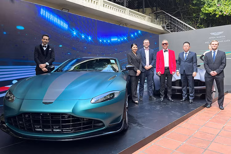 Chi tiet Aston Martin Vantage F1 Edition gan 19 ty dong tai Ha Noi