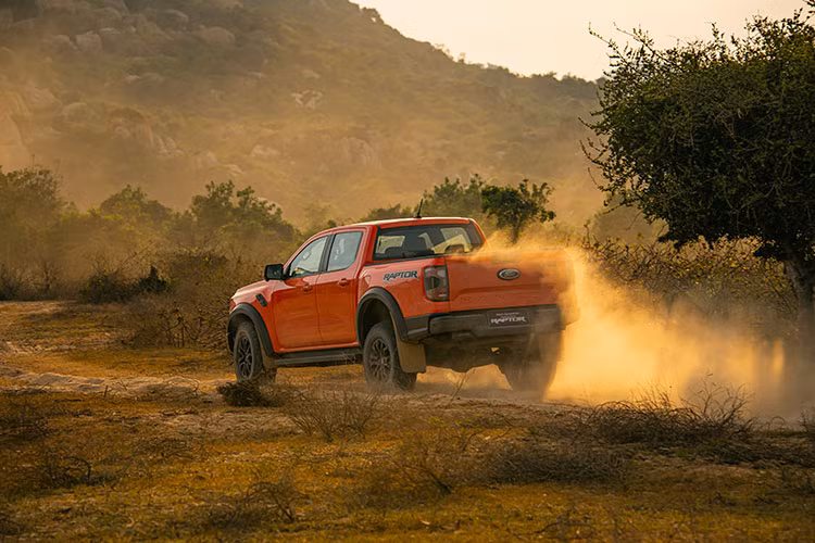 Danh gia Ford Ranger Raptor 2023 - khong co doi thu tai Viet Nam-Hinh-7