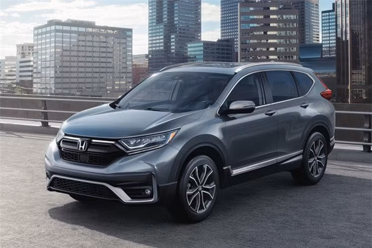 Honda CR-V facelift được dự đoán sẽ được Honda Việt Nam lắp ráp trong nước, thay vì nhập Thái để đảm bảo nguồn cung ổn định trong nước, cũng như các ưu đãi về thuế từ Chính phủ để giúp hạ giá thành sản phẩm, tăng sức cạnh tranh với các đối thủ lắp ráp đang trong nước như: Hyundai SantaFe, Mitsubishi Outlander và Nissan X-Trail. Tuy nhiên, đến thời điểm này phía Honda Việt Nam (HVN) vẫn chưa xác nhận điều này.