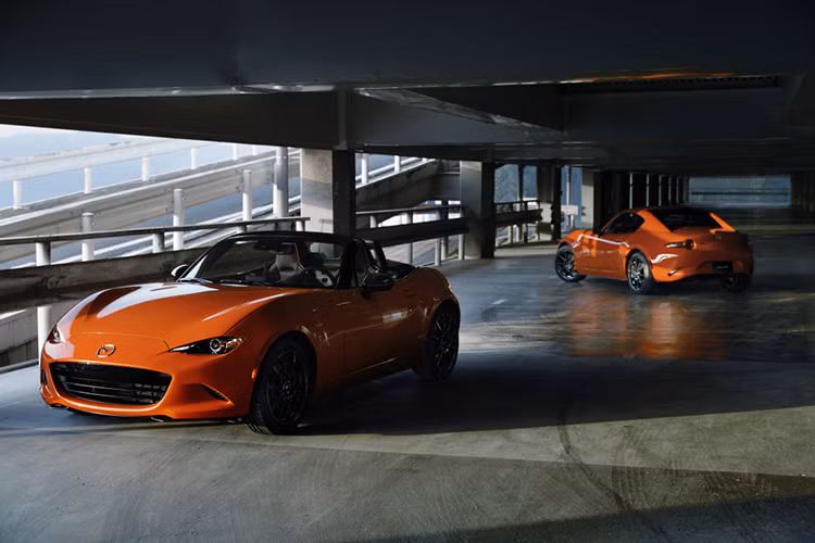 Trong 30 năm qua, Mazda đã bán được hơn 1 triệu chiếc MX-5 Miata. Đây là một trong những chiếc roadster thành công và mang tính biểu tượng không chỉ của riêng Mazda mà còn của cả ngành công nghiệp chế tạo xe hơi Nhật Bản.