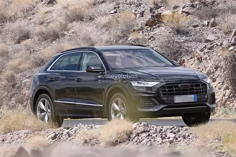 BMW và Mercedes-Benz đã quyết định sản xuất những mẫu SUV sang trọng như X7 và GLS, nhưng Audi lại chọn một con đường khác. Hãng xe sang nước Đức chuẩn bị giới thiệu chiếc Audi Q8 bản 2019 có thiết kế phong cách coupe, dựa trên khung sườn Q7.