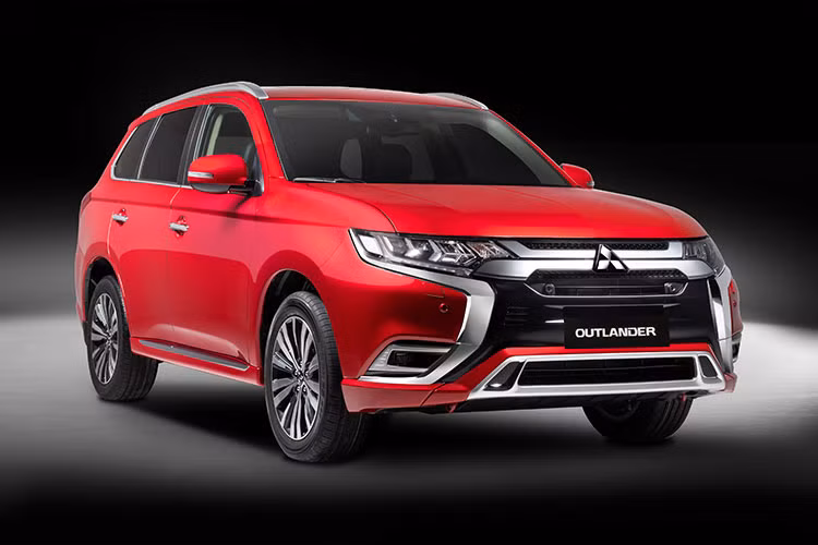 Can canh Mitsubishi Outlander 2022 moi, tu 825 trieu tai Viet Nam