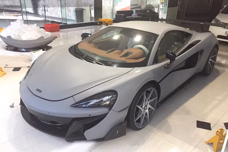Hiện chưa rõ chi phí cho bộ bodykit Vorsteiner khi lắp lên chiếc 570S ở Việt Nam. Ngoài ra, chủ nhân bản độ McLaren 570S đình đám này cũng chính là chủ nhân của chiếc Lamborghini Huracan độ Novara độc nhất Việt Nam và cũng là người đang tiến hành dự án độ Ferrari 488 GTB Misha thuộc hàng độc trên thế giới.