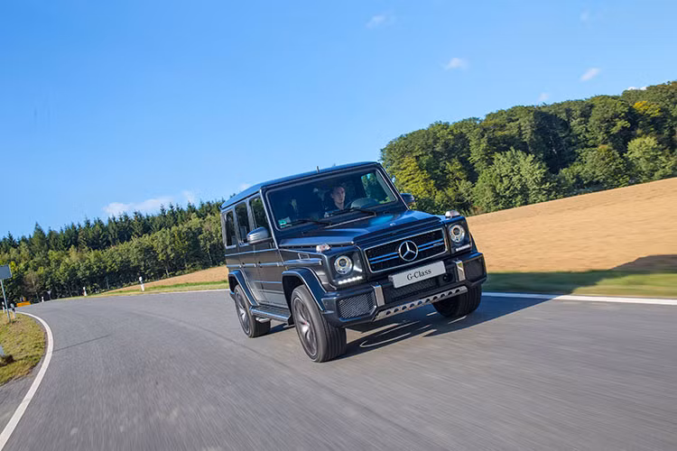 GLS được trang bị những công nghệ đầu bảng của thương hiệu Mercedes-Benz như Hộp số 9G-TRONIC, Hệ thống treo khí nén thích ứng AIRMATIC, hệ thống hỗ trợ phòng ngừa va chạm CPA Plus, cụm điều khiển DYNAMIC SELECT với 5 hoặc 6 chế độ vận hành.