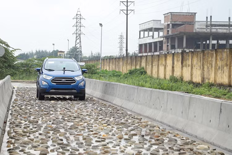 Đường thử mới đi vào hoạt động chính thức sẽ giúp Ford Việt Nam mang đến cho khách hàng những sản phẩm có chất lượng ngày càng tốt hơn, trên cả 4 yếu tố Chất lượng, An Toàn, Thông Minh và Thân thiện với môi trường. Điều này cũng thể hiện cam kết đầu tư và phát triển lâu dài của Ford tại thị trường Việt Nam.