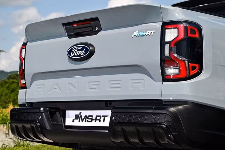 Dù không theo phong cách off-road truyền thống, tuy nhiên mẫu xe Ford Ranger MS-RT 2025 mới này mở ra một hướng đi mới cho dòng bán tải: thể thao, tốc độ và cá tính trên đường nhựa.