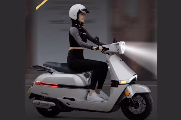 Halo Penta 150 được trang bị khối động cơ xy lanh đơn làm mát bằng dung dịch. Khối động cơ này sản sinh công suất tối đa là 10,5 mã lực và mô-men xoắn cực đại 14 Nm, có phun xăng điện tử tiết kiệm xăng. Xe cũng được trang bị hệ thống chống bó cứng phanh ABS và hệ thống kiểm soát lực kéo có thể điều chỉnh bật/tắt.