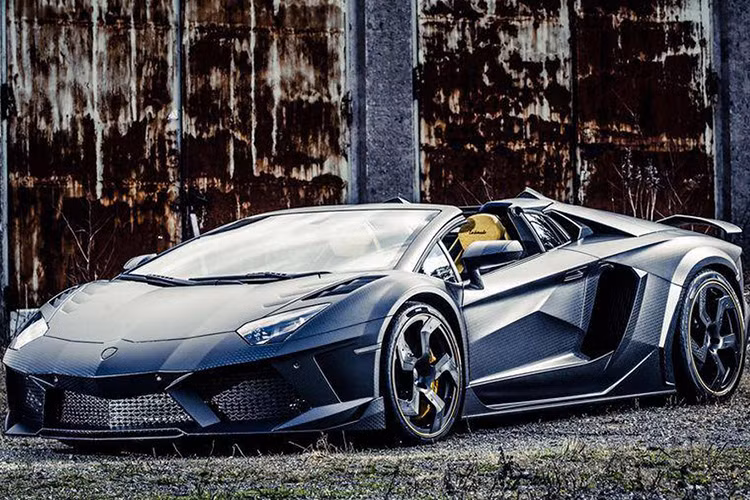 Nếu như bạn nghĩ rằng động cơ V12 dung tích 6,5L của Lamborghini là chưa đủ để đáp ứng cho nhu cầu của bạn. Vậy thì bạn có thể chọn một chiếc Aventador Roadster độ bởi Mansory.