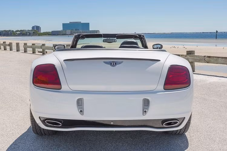 Lý lẽ mà người bán đưa ra ở một chiếc Continental GTC 2015 mới sẽ có giá khoảng gấp đôi con số trên. Tuy nhiên trên thực tế, người ta hoàn toàn có thể mua một chiếc Continental GTC cũ đời 2007-2008 với cái giá chỉ khoảng 50.000-60.000 USD ở Mỹ, với con số km tương đối thấp trên đồng hồ. Đó là chưa kể nó sẽ có trang bị một động cơ V12 thực thụ thay vì máy móc nguyên gốc của một chiếc Chrysler Sebring.