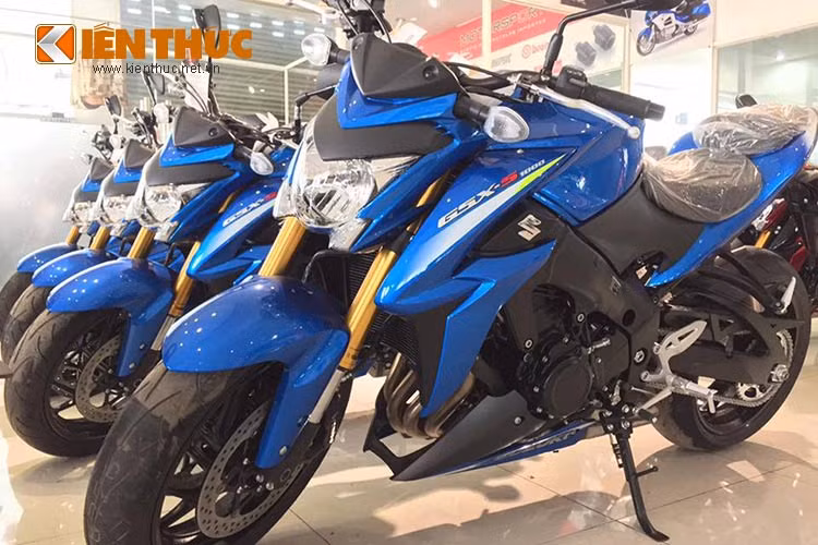 Suzuki GSX-S1000 sở hữu một thiết kế đầy cơ bắp và mạnh mẽ, đúng chất Suzuki. Tuy nhiên điểm đặc biệt nhất ở mẫu xe này chính là khối động cơ 1.000 phân khối được phát triển dựa trên chiếc GSX-R1000 nổi tiếng từ năm 2005 - 2008.