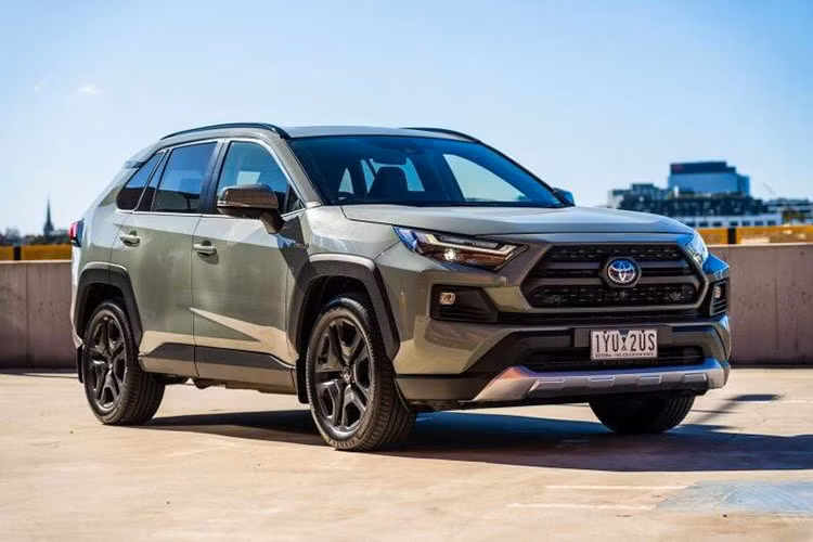 Toyota can nhac san xuat RAV4 2026 tai My do thue
