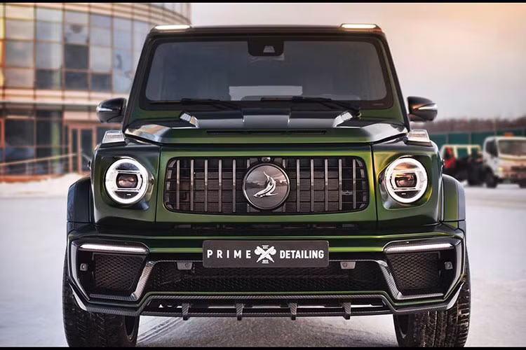 Gói độ gồm hơn 20 chi tiết khác nhau, được hãng độ TopCar Design tại Nga thiết kế hài hòa và gìn giữ nét thiết kế đặc trưng của G-Class 2019.