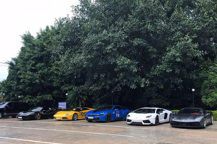Những thành viên Car &amp; Passion không chỉ có chung niềm đam mê siêu xe thể thao tốc độ, máu trải nghiệm hành trình và rong ruổi các nẻo đường, mà họ còn mang chung những tấm lòng thiện nguyện.