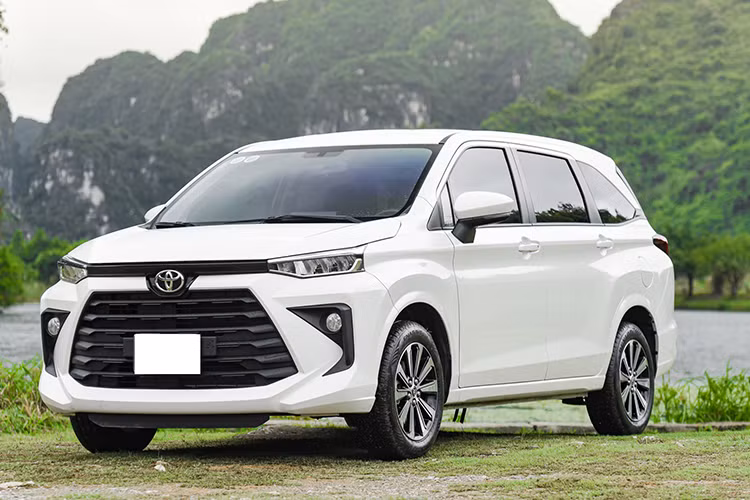  Toyota Avanza Premio: 445 xe Cũng như người anh em Veloz Cross, Toyota Avanza Premio đã tăng trưởng doanh số trong tháng 11/2023. Đã có 445 chiếc Toyota Avanza Premio được bán ra, tăng 75,8%. 