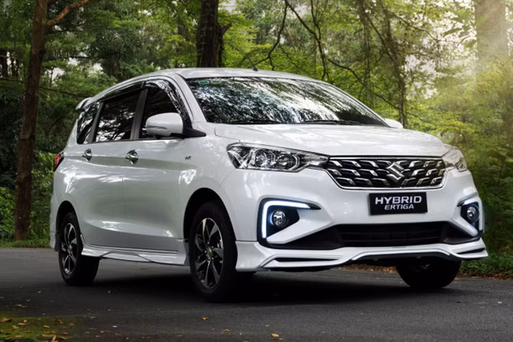  Suzuki Ertiga: 121 xe Cũng giống XL7, Suzuki Ertiga đã tăng trưởng nhẹ trong tháng 11/2023. Doanh số của mẫu xe này đạt 121 xe, tăng 12%. Kết quả này không quá cao nhưng vẫn đáng khích lệ vì Suzuki Ertiga trước đây thường xuyên nằm trong top những mẫu xe bán chậm nhất Việt Nam.