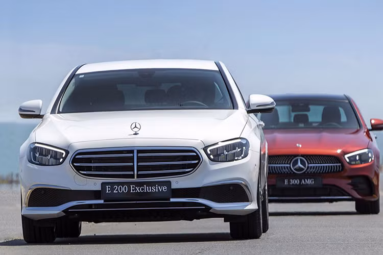 Mercedes-Benz Viet Nam trieu hoi 432 xe E-Class loi bom nhien lieu