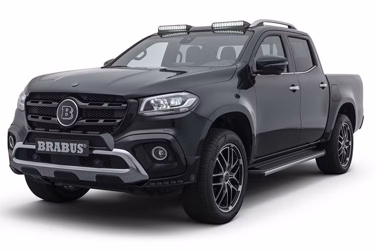 Hãng độ đến từ Đức - Brabus vốn rất quen thuộc khi độ những sản phẩm của hãng Mercedes-Benz và Mercedes-AMG với hiệu suất mạnh hơn. Mới đây, Brabus đã độ chiếc bán tải Mercedes-Benz X-Class phiên bản X250d với tên gọi BRABUS D4 PowerXtra, gói độ bao gồm cả nội/ ngoại thất và động cơ dầu 2.3L tăng áp bên dưới nắp ca pô của xe. 
