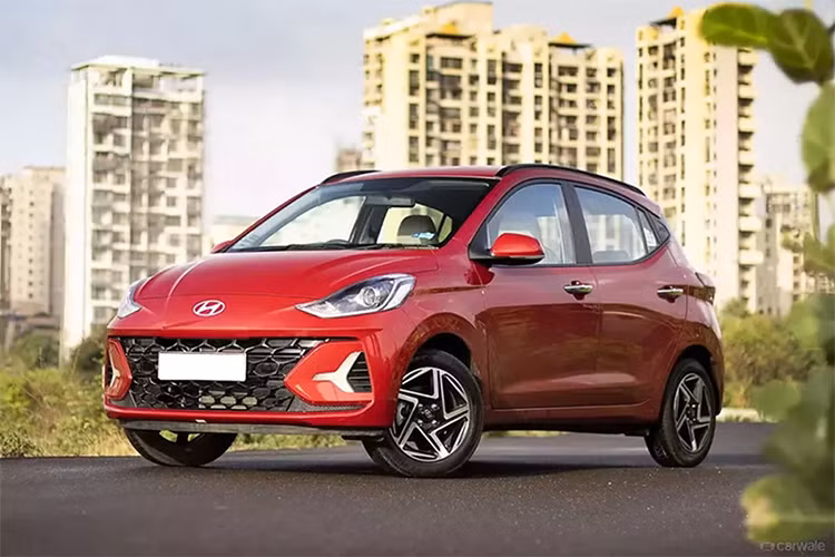 Nằm dưới nắp ca-pô của xe vẫn là khối động cơ xăng I4 1.2L có công suất 82 mã lực và mô-men xoắn 114Nm, kết hợp cùng hộp số sàn 5 cấp hoặc tự động 4 cấp. Dự đoán, Hyundai Grand i10 2024 về Việt Nam và ra mắt vào quý II năm nay. 
