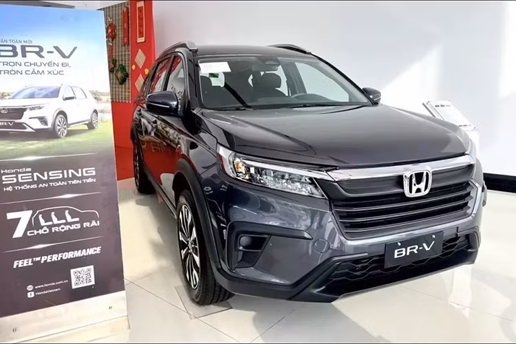 Gia xe Honda BR-V thang 2/2024, giam toi hon 30 trieu dong