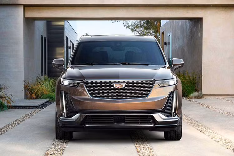 Ngoài ra, mẫu xe crossover Cadillac XT6 2020 mới còn có gói Enhanced Visibility và Technology Package trị giá 2.350 USD (tương đương 54,6 triệu đồng), gói Driver Assist Package có giá 1.300 USD (khoảng 30,2 triệu đồng) và gói Floor Liner Package (chưa đề giá).