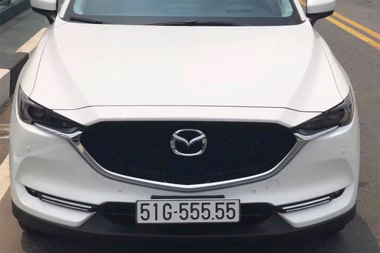 Trên thị trường mua bán xe ôtô tại Việt Nam hiện nay, cũng đã có nhiều trường hợp xe có biển số đẹp được rao bán lại với giá trị gấp đôi chiếc xe đó, thông thường chủ xe sẽ không sử dụng mà rao bán cho những người có nhu cầu sở hữu ôtô biển số siêu đẹp hoặc siêu độc, dễ nhớ.