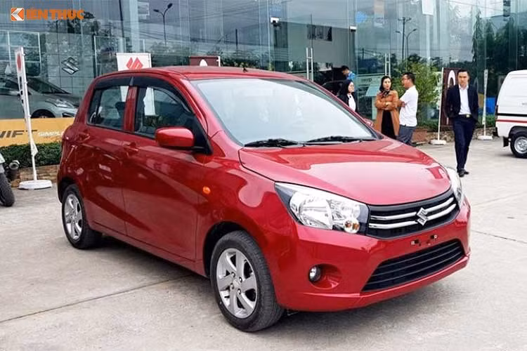 Bên cạnh Celerio, những mẫu xe du lịch khác của Suzuki tại Việt Nam trong đầu năm 2018 cũng không bán chạy, thậm chí ế ẩm trong tháng mua sắm cận Tết sôi động nhất của thị trường ôtô tại Việt Nam. Trong khi nhiều mẫu xe tăng trưởng doanh số đột biến, Suzuki Vitara chỉ bán được 22 chiếc trong tháng 1, Ertiga và Ciaz cùng chỉ bán được 5 xe.