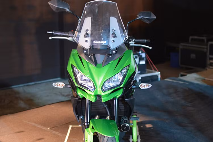 Theo Giám đốc điều hành của Kawasaki Motors Ấn Độ cho biết: "Versys 650 của Kawasaki là một mẫu xe địa hình Adventure tầm trung, rất được yêu chuộng tại thị trường châu Âu kể từ khi nó được đưa ra thị trường vào năm 2006. Ở Ấn Độ, nó đã bắt đầu thu hút sự chú ý trong vài năm gần đây với số lượng người lái xe dày dạn kinh nghiệm".