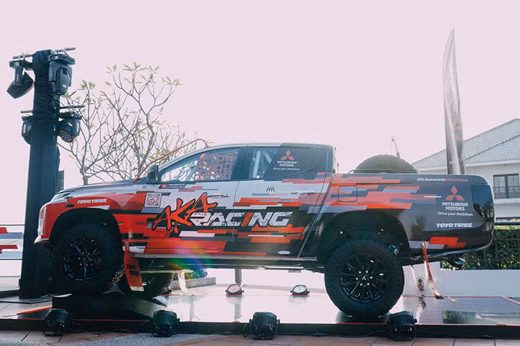Tại AXCR 2019, chiếc xe bán tải Mitsubishi Triton hàng thửa cùng đội đua AKA Racing Việt Nam đã vượt qua mọi thử thách, chinh phục mọi địa hình trong điều kiện thời tiết khó khăn để hoàn thành xuất sắc 6 chặng đua, cán đích tại vị trí 17/34 và đọat giải Đội đua có thành tích ấn tượng nhất.