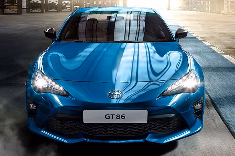 Toyota GT86 đặc biệt này được chế tạo dựa trên công nghệ từ chiếc GT86 Pro, đảm bảo các tiêu chuẩn bao gồm kiểm soát hành trình, bộ vi sai chống trượt, đèn pha LED tự động, đèn đuôi LED, điều hòa 2 vùng độc lập, hệ thống sưởi ở ghế trước và hệ thống đa phương tiện Toyota Touch 2. 