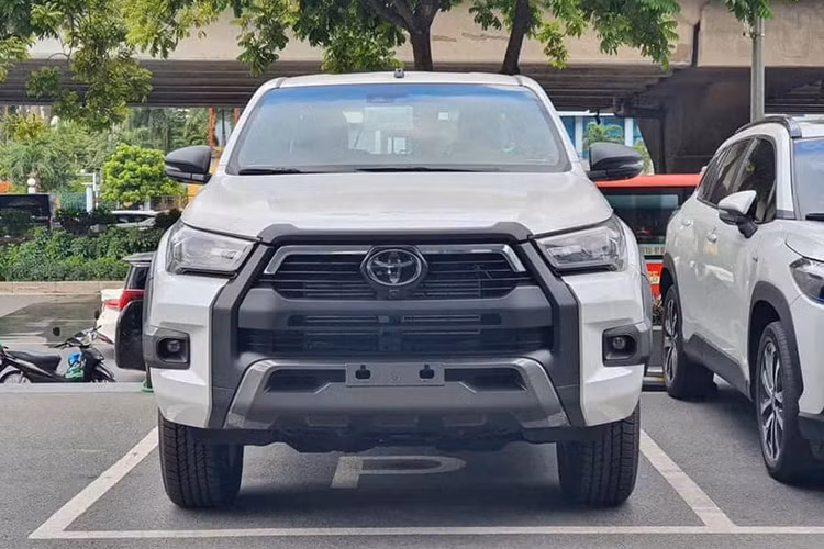 Trong tháng 2/2024 vừa qua, có không ít mẫu ôtô kết thúc với kết quả kinh doanh kém cỏi như Mazda BT-50, Toyota Land Cruiser Prado, Suzuki Ciaz hay Toyota Hilux bán được 0 chiếc xe. Do đó, những mẫu ôtô ế chổng vó tại Việt Nam này sẽ không được liệt vào danh sách bán kém nhất.