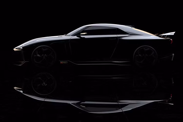 Với sức mạnh này, đồng nghĩa với việc Nissan GT-R50 2018 bản kỷ niệm mới này sẽ tăng thêm 120 mã lực và 128 Nm so với mẫu xe gốc hiện nay.