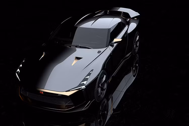 Được phát triển dựa trên mẫu GT-R Nismo cộng với những tinh chỉnh từ bộ phân xe thể thao Nissan nên GT-R50 sở hữu động cơ tăng áp kép V6 3.8 L, cho công suất 720 mã lực tại vòng tua 7.100 rpm và mô men xoắn cực đại 780 Nm tại vòng tua từ 3.600 - 5.600 rpm.