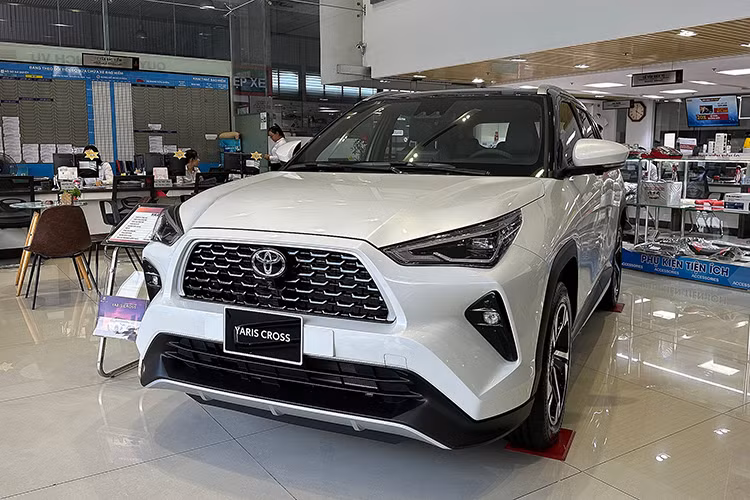 Gia xe Toyota Yaris Cross khuyen mai, lan banh thang 12/2023-Hinh-4