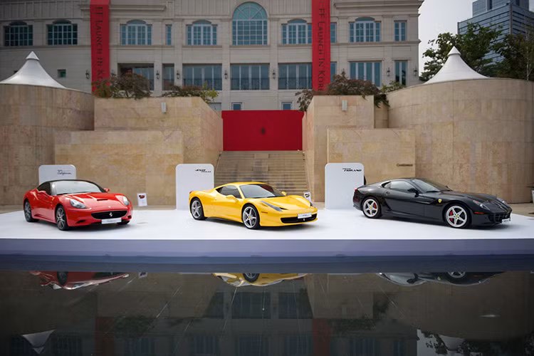 Với Tour trình diễn Ferrari mùa đông tại Hàn Quốc vào tháng 11/2016 vừa qua, đây không chỉ là một sân chơi thú vị dành cho các fan của Ferrari tại Châu Á, mà còn giúp hãng này mở rộng thị trường - đặc biệt là đến gần hơn với thị trường đầy béo bở này.